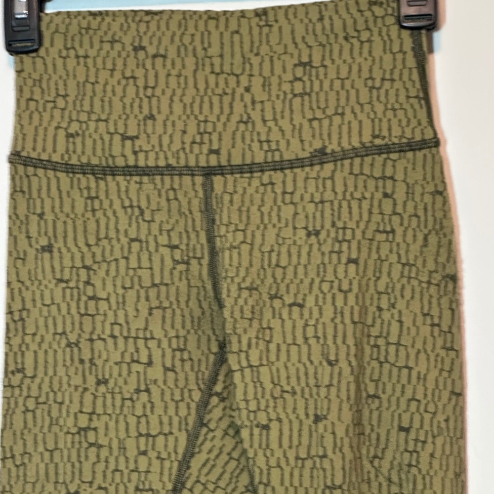 Lululemon Wunder Under High Rise Leggings Olive Green Bark Print Size 4
